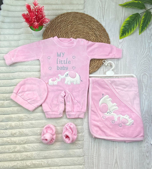 طقم مستشفي قطيفه 100% مكون من اربع قطع رسمة الفيل 🩷💙🖤