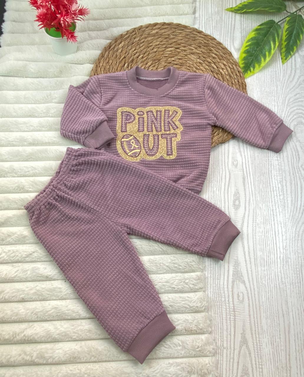 طقم بناتي شتوي خامه قطيفه مكون من قطعتين مبطن من الداخل pink out🤍🤍