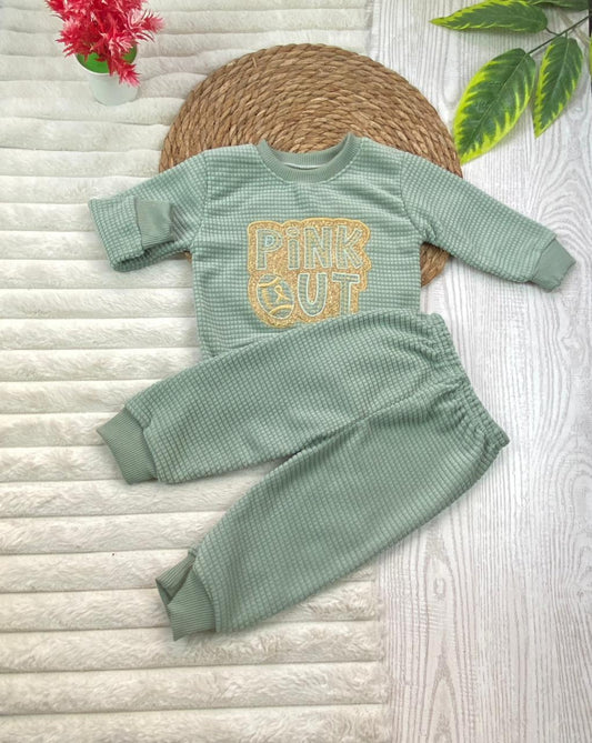 طقم بناتي شتوي خامه قطيفه مكون من قطعتين مبطن من الداخل pink out🤍🤍