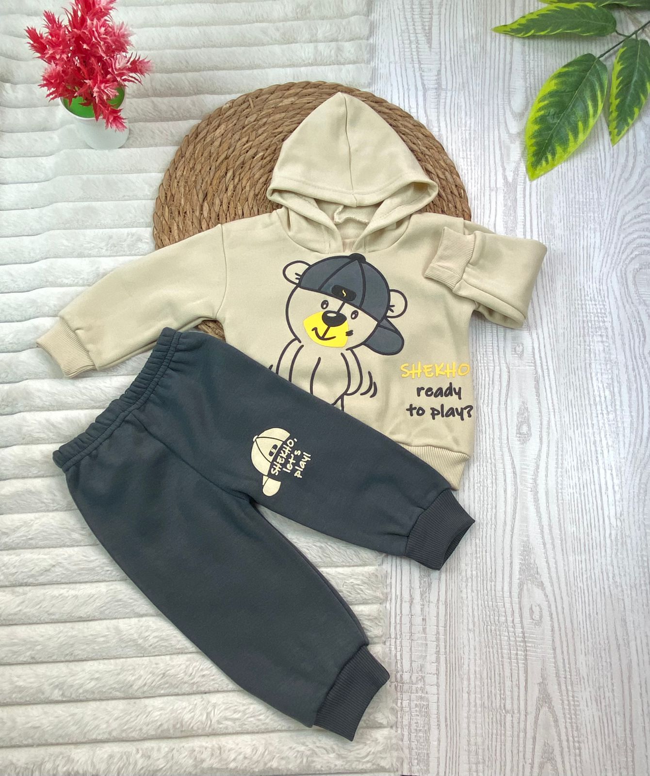 طقم اولادي وبناتي شتوي خامه ميلتون مكون من قطعتين shekho roady to play ❤️🤍