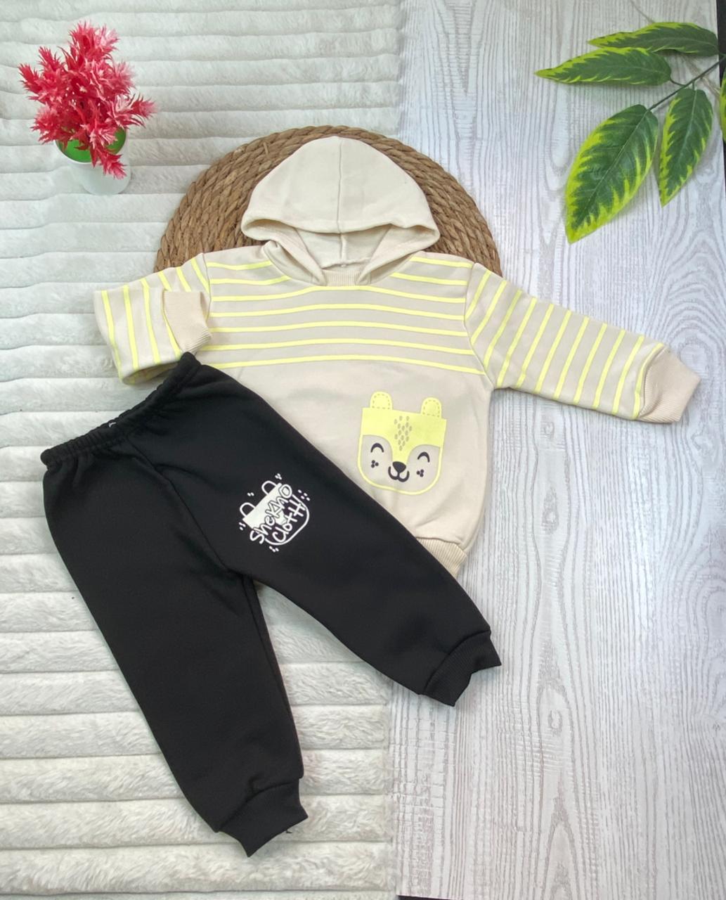 طقم اولادي وبناتي شتوي خامه ميلتون مكون من قطعتين رسمة سنجاب❤️🤍