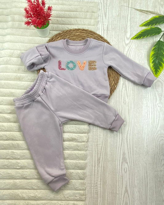 طقم بناتي شتوي خامه ميلتون مبطنه من الداخل مكون من قطعتين LOVE 🤍🤍