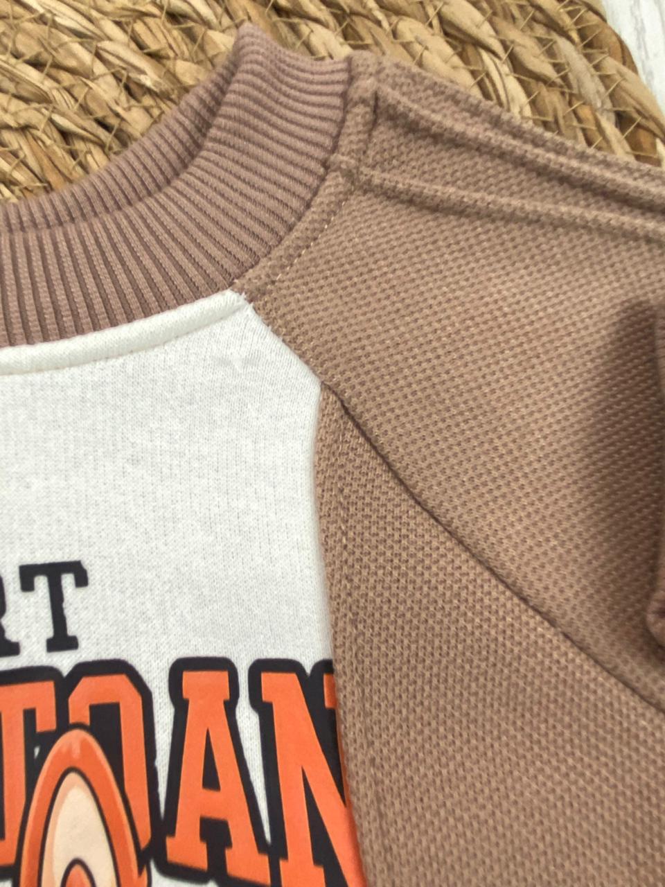 طقم اولادي شتوي خامه ميلتون مبطنه من الداخل مكون من قطعتين رسمة لبوبو  🤍🤍