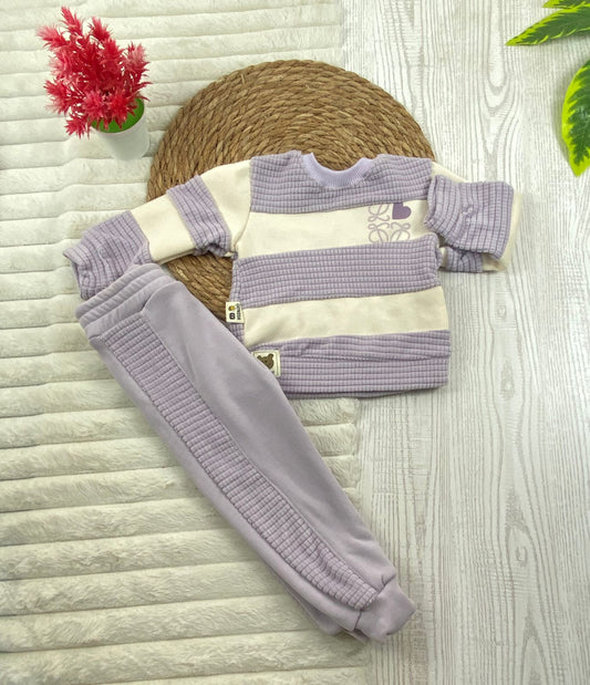 طقم بناتي شتوي خامه ميلتون مبطنه من الداخل مكون من قطعتين رسمة قلب🤍🤍