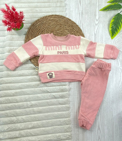 طقم بناتي شتوي خامه ميلتون مبطنه من الداخل مكون من قطعتين mini paris  🤍🤍