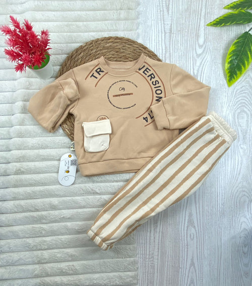 طقم اولادي شتوي خامه ميلتون مبطنه من الداخل مكون من قطعتين version 1974  🤍🤍