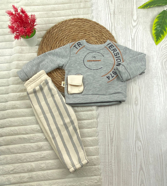 طقم اولادي شتوي خامه ميلتون مبطنه من الداخل مكون من قطعتين version 1974  🤍🤍