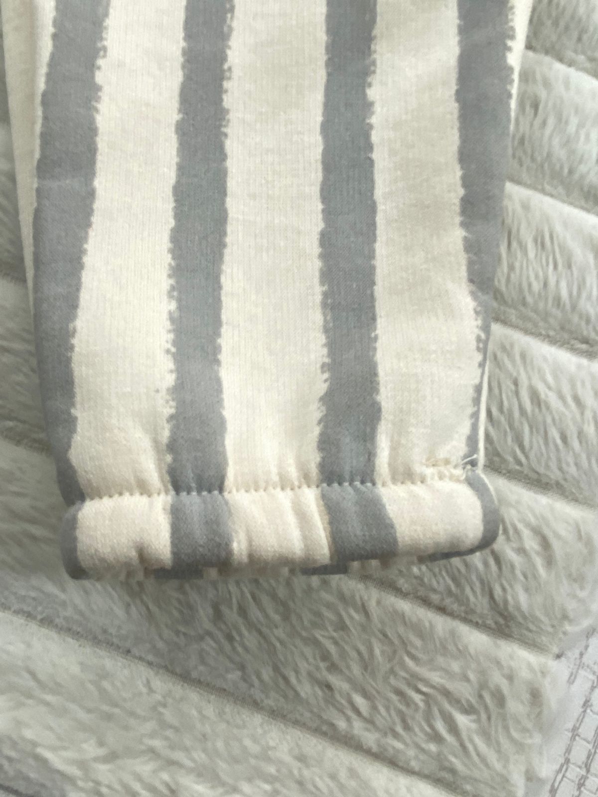 طقم اولادي شتوي خامه ميلتون مبطنه من الداخل مكون من قطعتين version 1974  🤍🤍