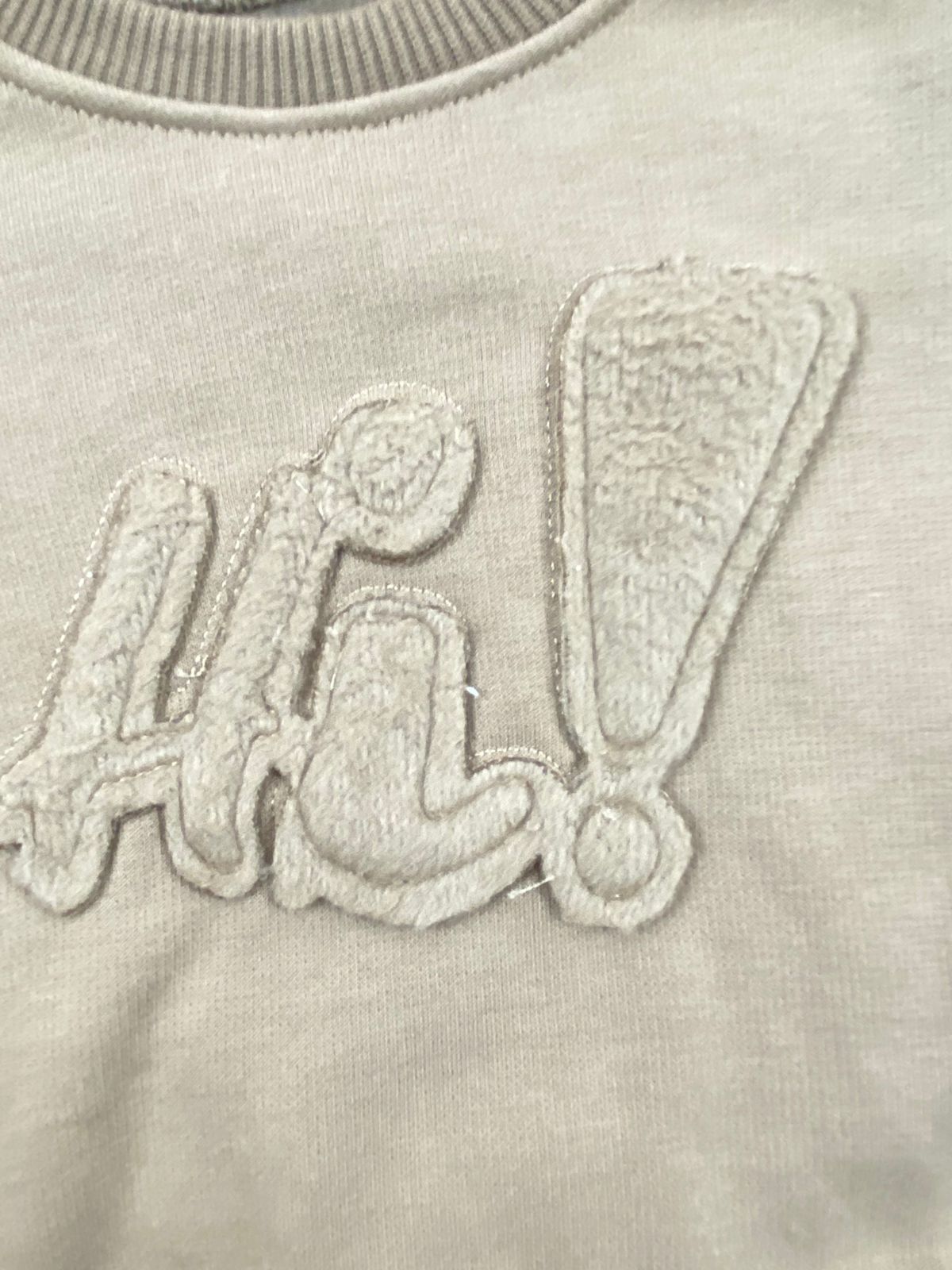 طقم اولادي شتوي خامه ميلتون مبطنه من الداخل مكون من قطعتين hi   🤍🤍