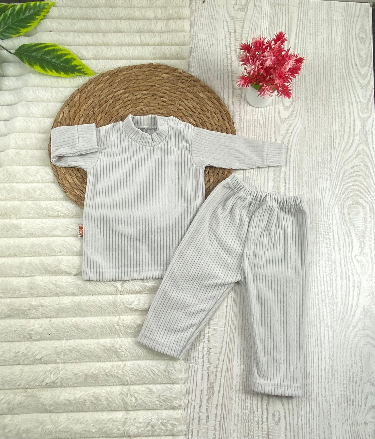 بيجامه قطيفه مسحب مكستر اولادي وبناتي مكونه من قطعتين 🤍🩷