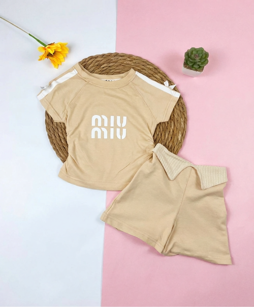 بيجامه صيفي  بناتي قطن100 %  مكون من قطعتين miu miu🤍😍