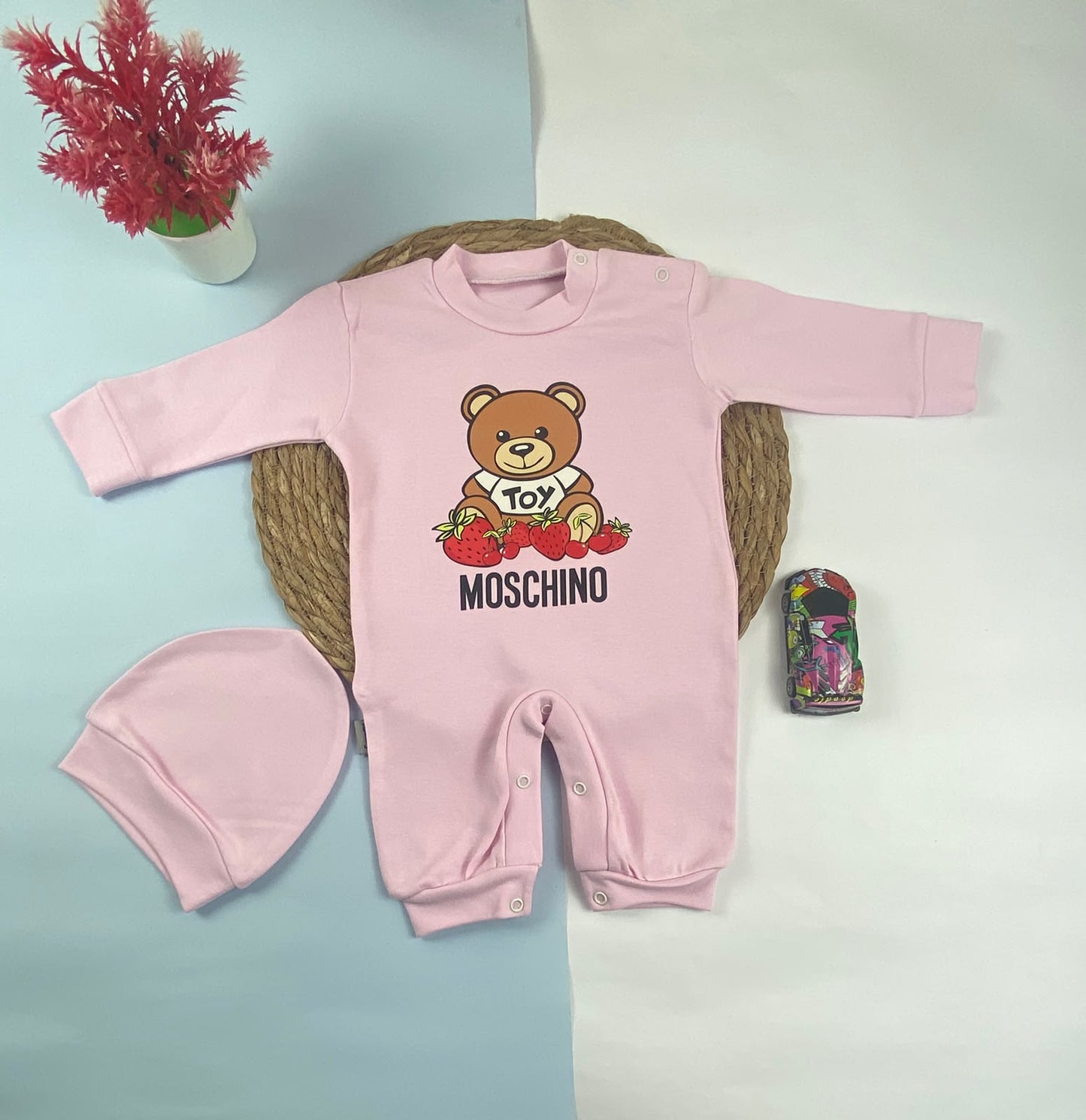سالوبيت اولادي وبناتي مطبوع قطن 100% خريفي مكون من قطعتين moschino 😍❤️