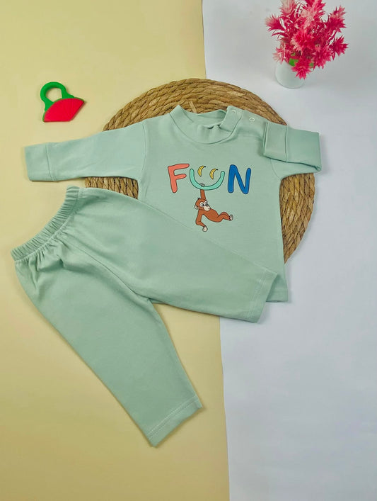 بيجامه خريفي  اولادي وبناتي مكون من قطعتين fun  💕💕