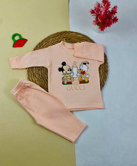 بيجامه خريفي  اولادي وبناتي مكون من قطعتين gucci 💕💕