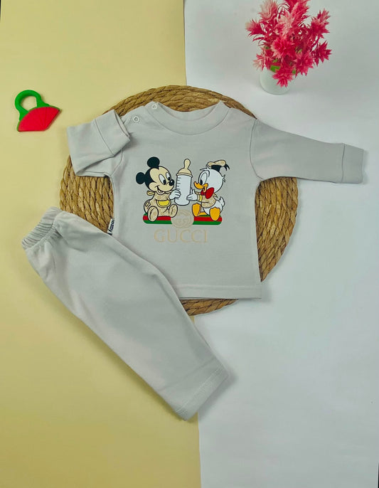 بيجامه خريفي  اولادي وبناتي مكون من قطعتين gucci 💕💕
