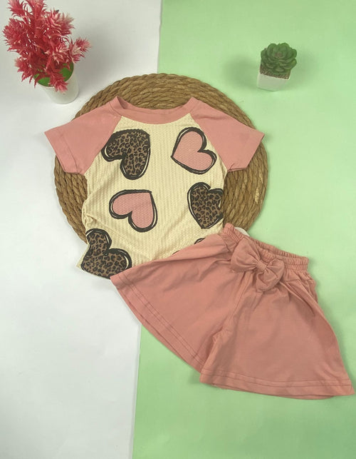 بيجامه بناتي قطن100 %  مكون من قطعتين رسمة قلوب 🤍😍