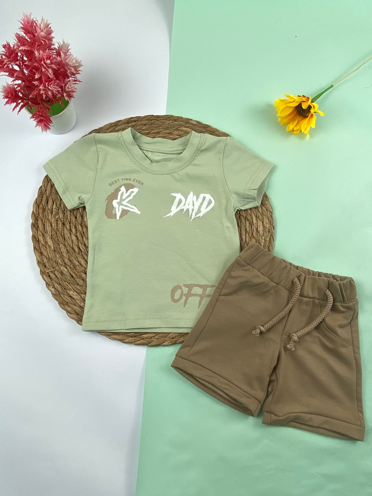 بيجامه اولادي وبناتي قطن مكون من قطعتين  DayD🤍😍