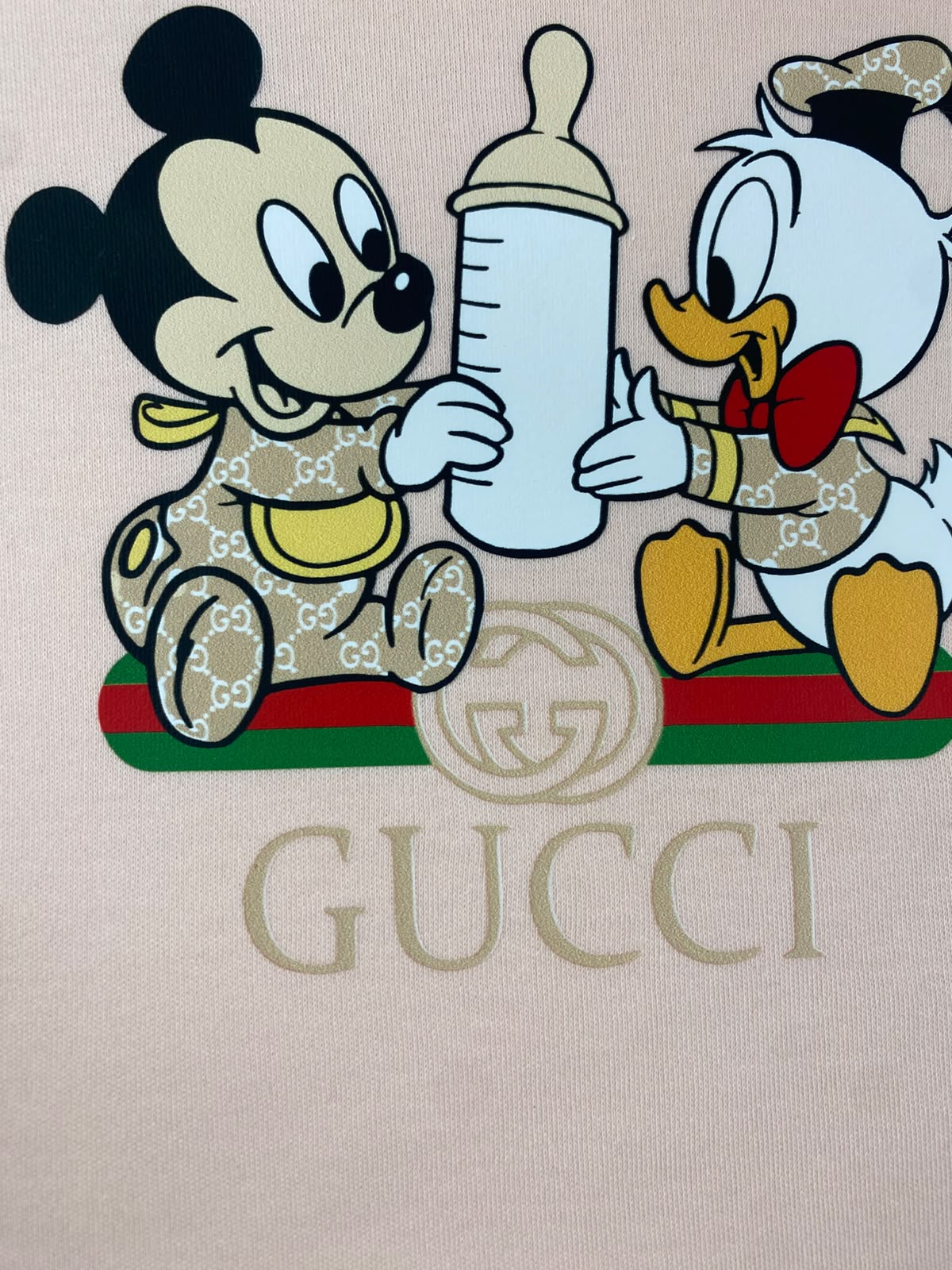 بيجامه خريفي  اولادي وبناتي مكون من قطعتين gucci 💕💕