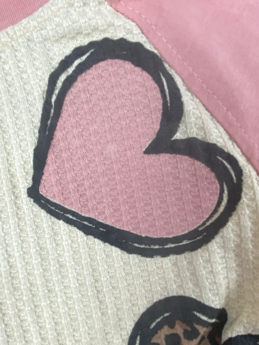 بيجامه صيفي  بناتي قطن100 %  مكون من قطعتين رسمة قلوب 🤍😍