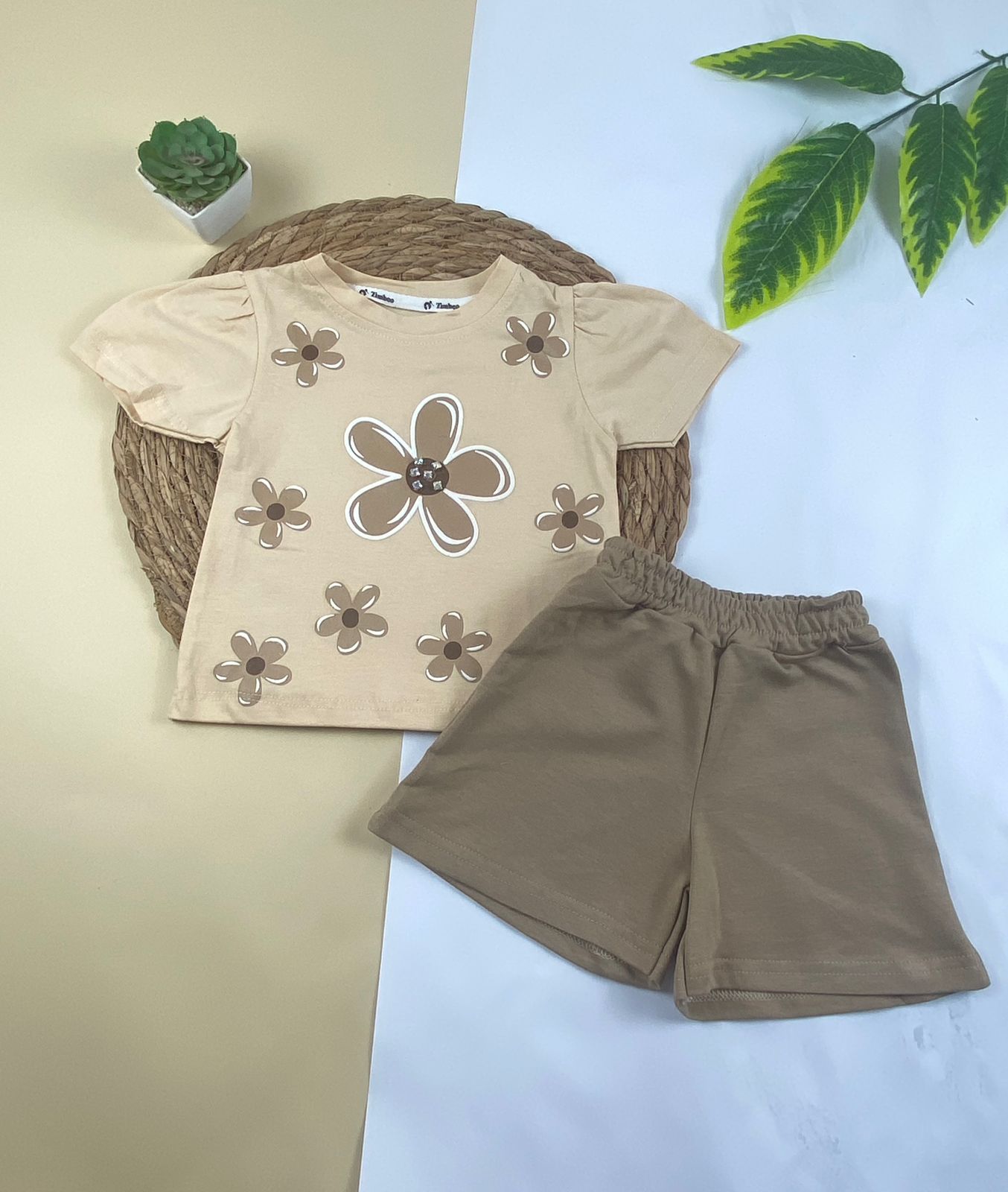 بيجامه بناتي قطن100 %  مكون من قطعتين رسمة وردة🤍😍