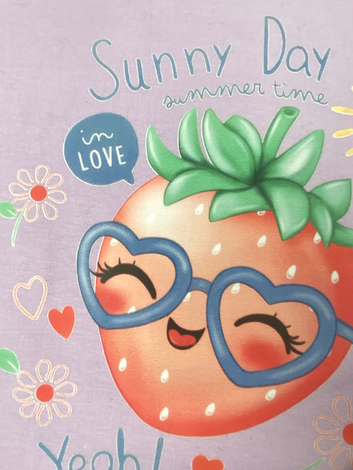 بيجامه بناتي قطن 100% مكون من قطعتين رسمة فراوله🤍😍
