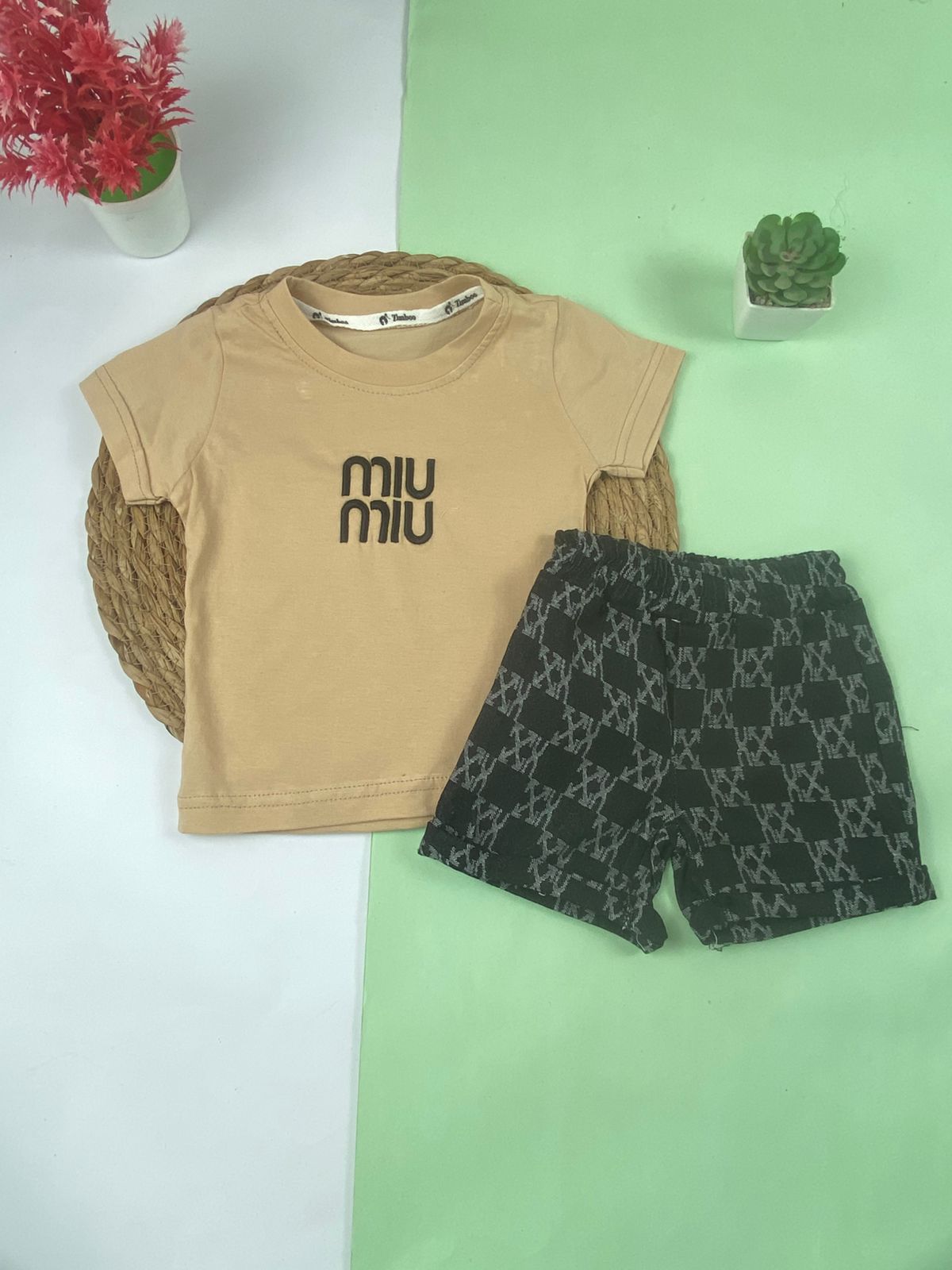 بيجامه صيفي  اولادي قطن100 %  مكون من قطعتين miu miu🤍😍