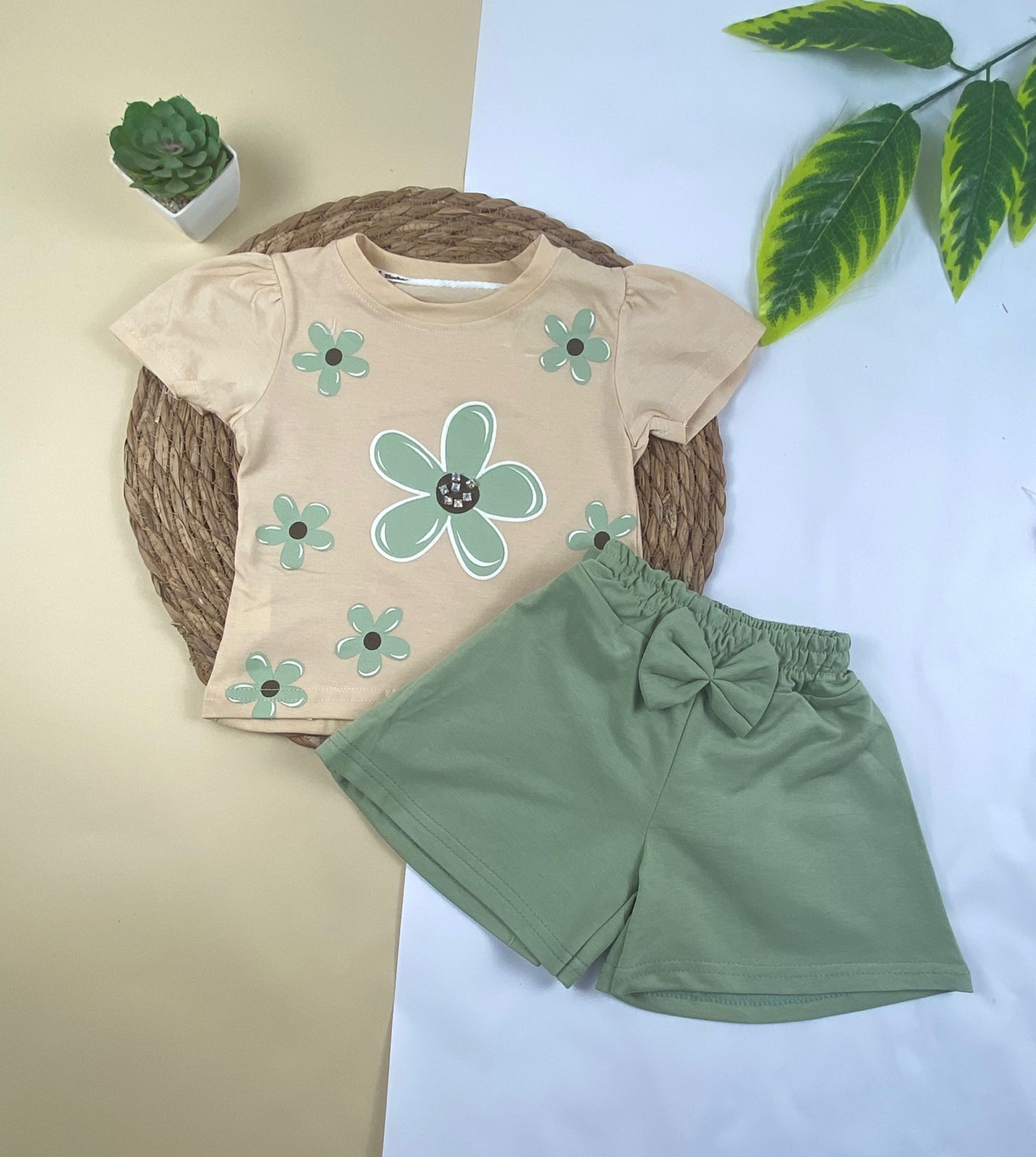 بيجامه بناتي قطن100 %  مكون من قطعتين رسمة وردة🤍😍