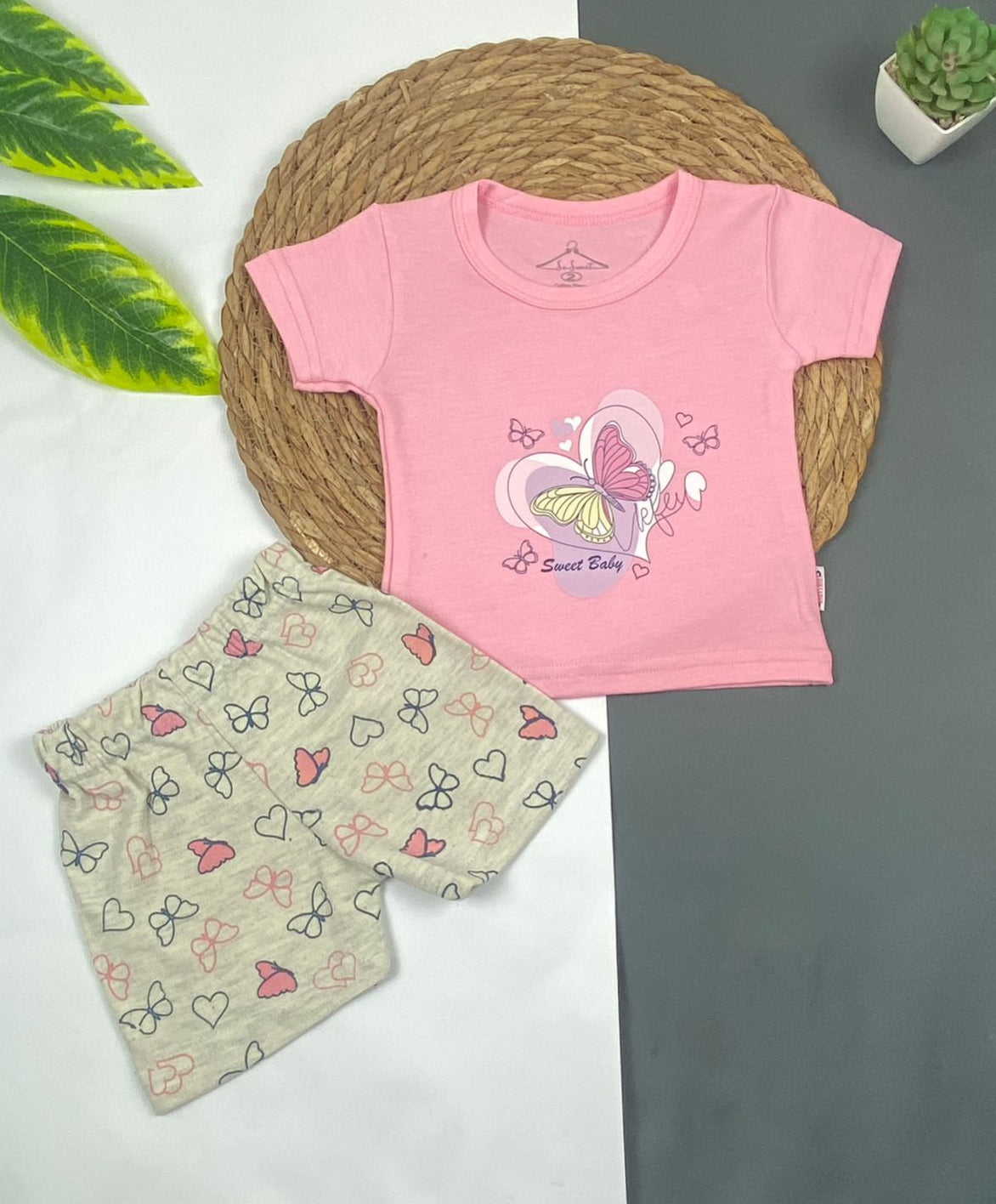 بيجامه صيفي بناتي قطن مكون من قطعتين  رسمة الفراشه 🩷😍