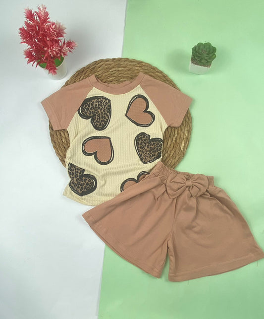 بيجامه صيفي  بناتي قطن100 %  مكون من قطعتين رسمة قلوب 🤍😍