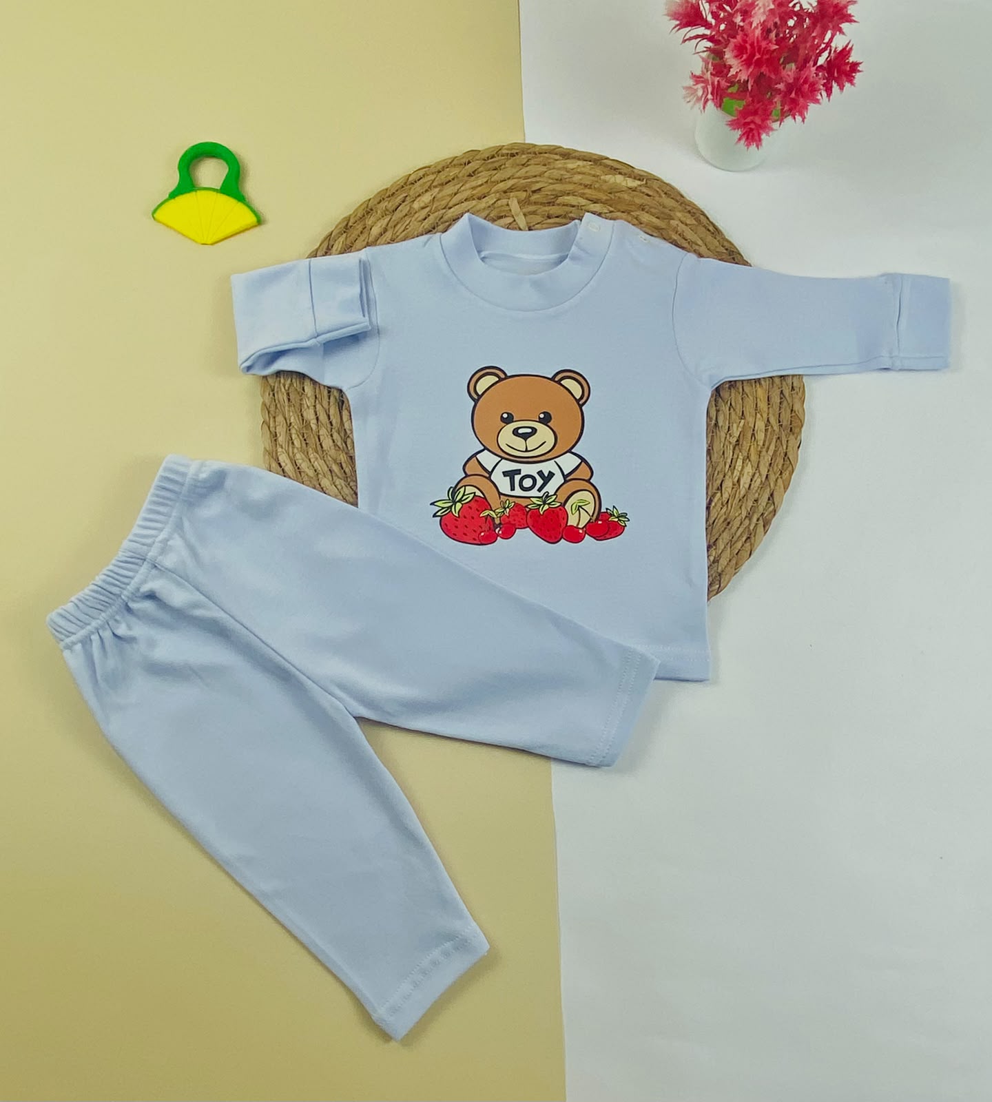 بيجامه خريفي  اولادي وبناتي مكون من قطعتين toy 💕💕