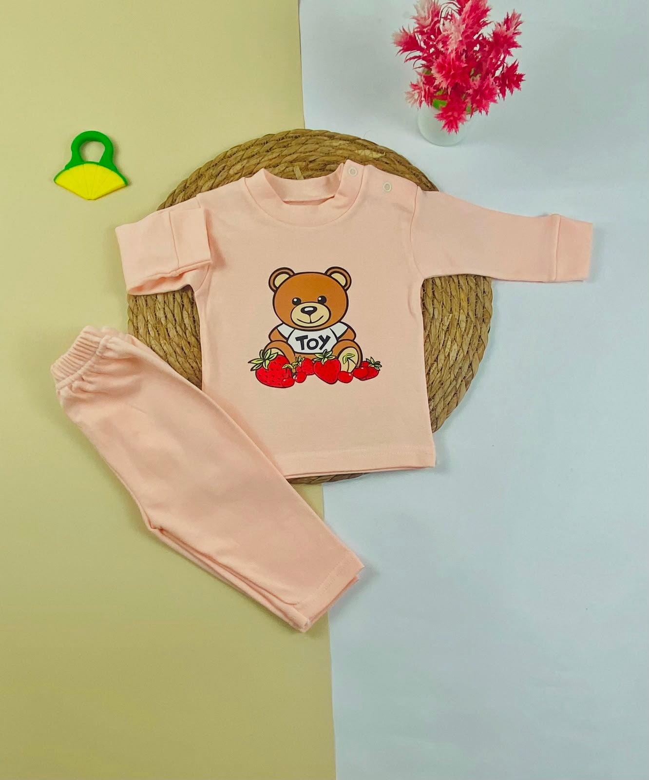 بيجامه خريفي  اولادي وبناتي مكون من قطعتين toy 💕💕