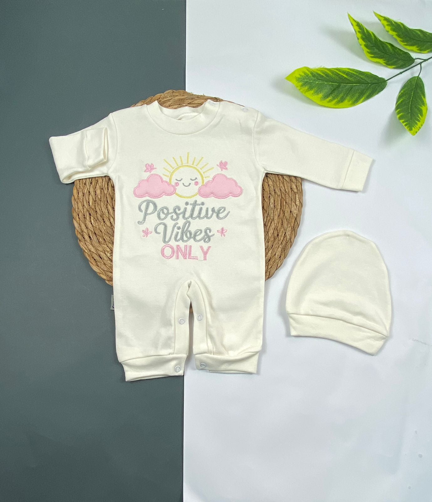 سالوبيت اولادي وبناتي قطن 100% خريفي مكون من قطعتين رسمة شمس وسحاب❤️