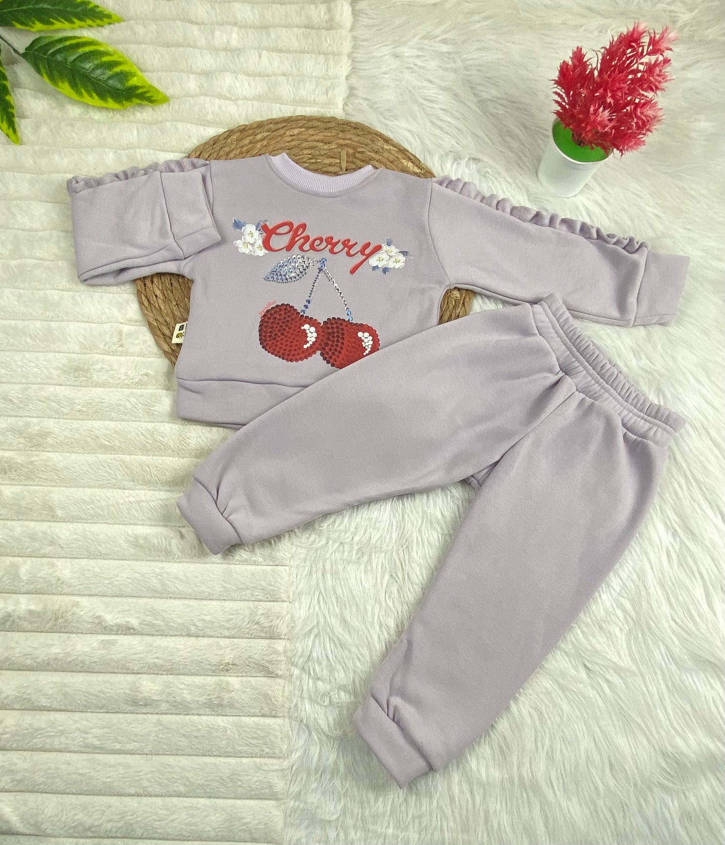 بناتي شتوي خامه ميلتون مكون من قطعتين cherry😍🩷