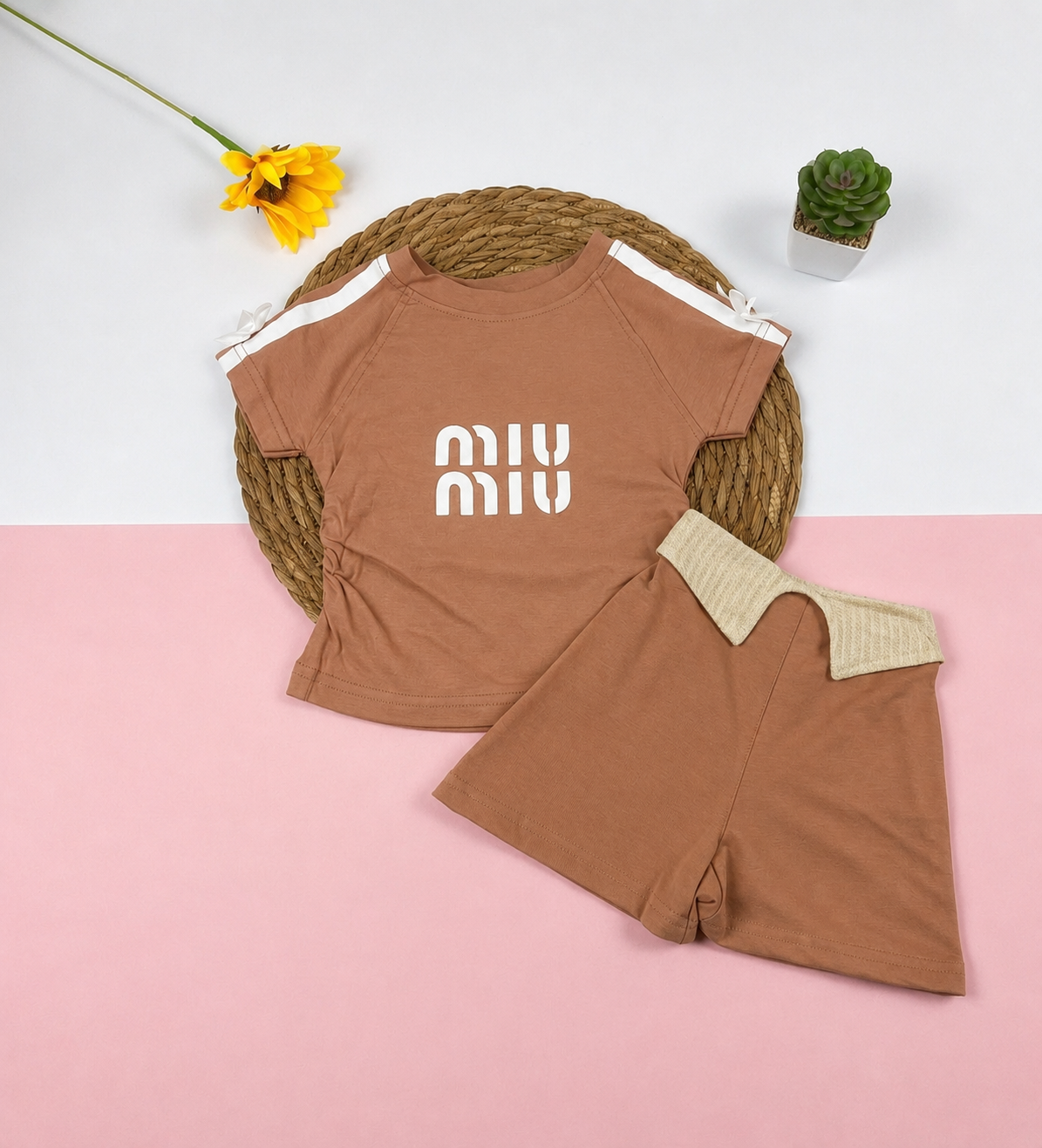 بيجامه صيفي  بناتي قطن100 %  مكون من قطعتين miu miu🤍😍