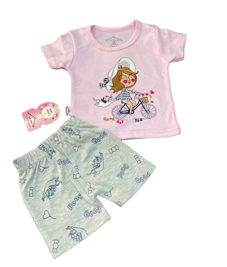 طقم بناتي صيفي مميز مكون من تيشيرت وشورت رسمة عجله🤍🤍
