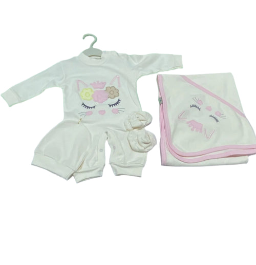 طقم مستشفي بناتي 4 قطع خامه قطن رسمة تاج 🩵🩵🩵