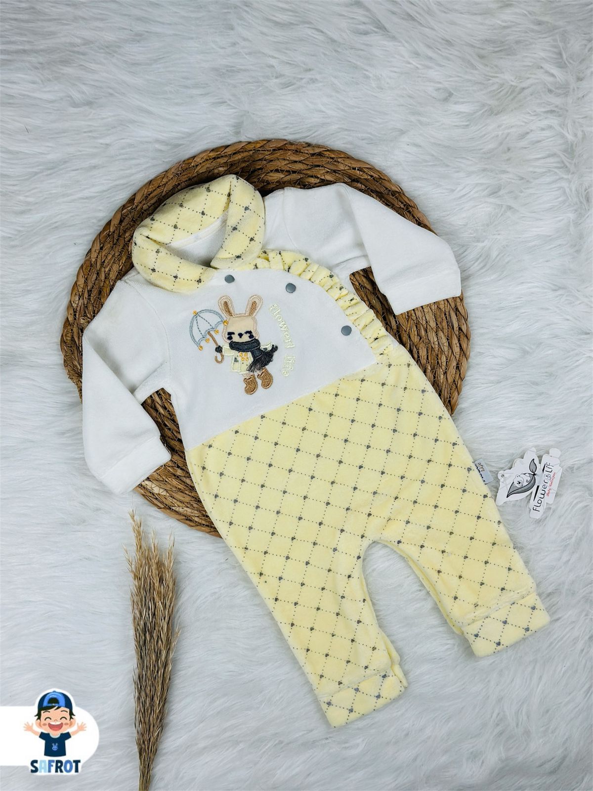 سالوبيت بناتي شتوي قطيفه خامه ناعمه وروعه رسمة دبه🩷💛