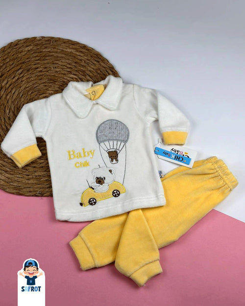 بيجامه شتوي اولادي خامه قطيفه مكونه من قطعتين رسمة دب بمظله 💛💛