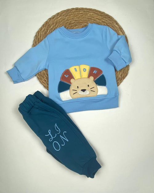 طقم اولادي شتوي خامه ميلتون مكون من قطعتين رسمة اسد❤️🤍