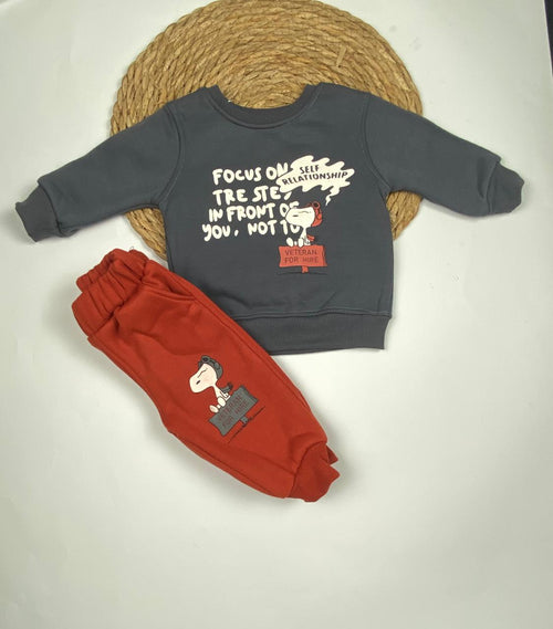 طقم اولادي شتوي خامه ميلتون مكون من قطعتين 🩶🤍