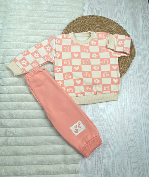 طقم بناتي شتوي خامه ميلتون مكون من قطعتين رسمة شطرنج❤️🤍