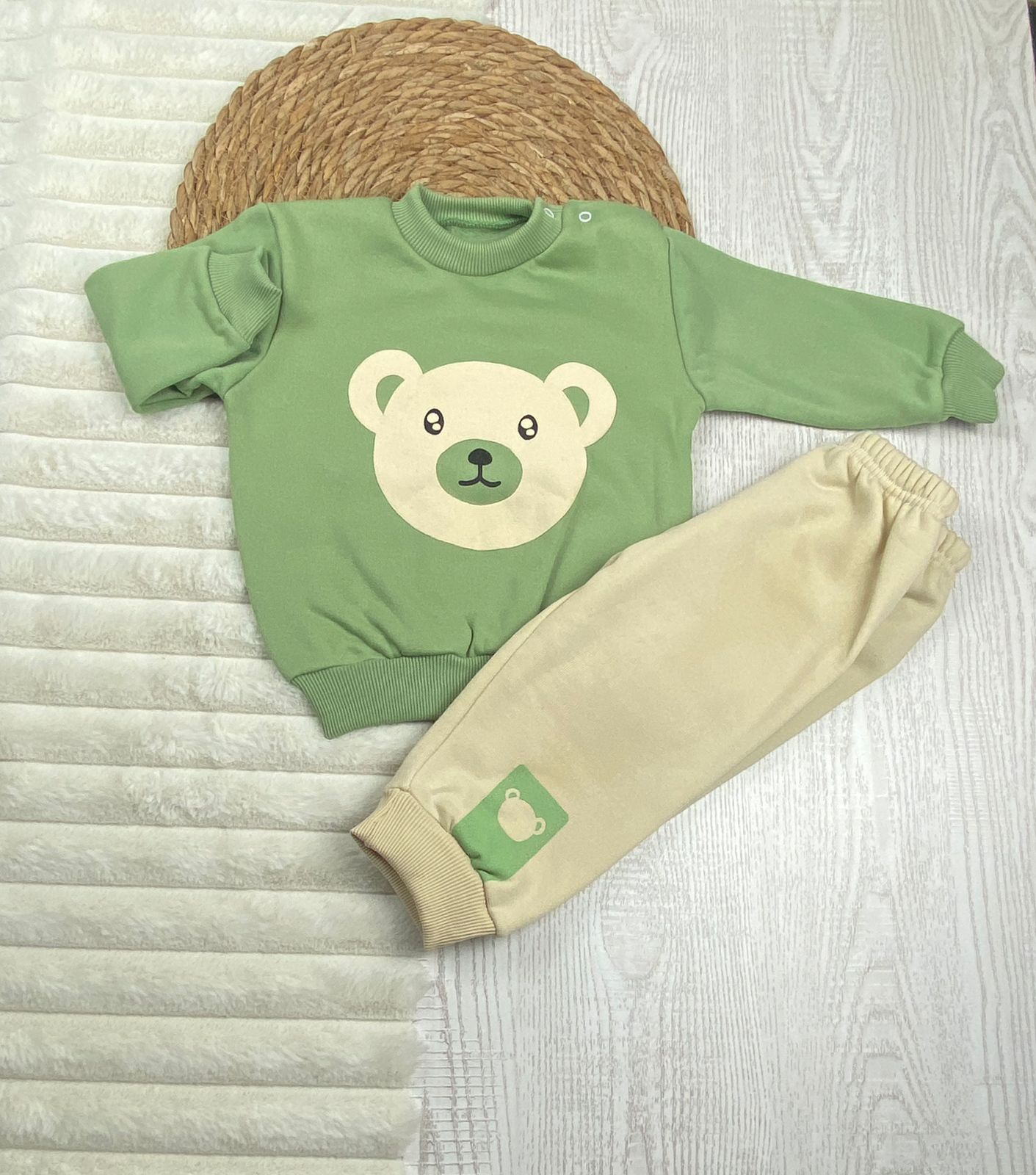 طقم اولادي وبناتي شتوي خامه ميلتون مكون من قطعتين دب❤️🤍