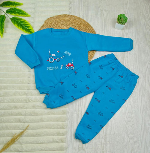 طقم اولادي وبناتي شتوي خامه ميلتون مكون من قطعتين رسمة الجرار  🚜🤍😍