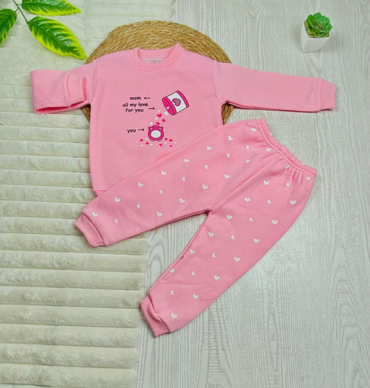 طقم بناتي شتوي خامه ميلتون مكون من قطعتين رسمة mom all my love 🤍🤍