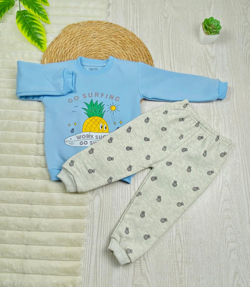 طقم اولادي وبناتي شتوي خامه ميلتون مكون من قطعتين رسمة الاناناس💙 🍍