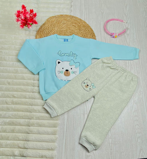 طقم بناتي شتوي خامه ميلتون مكون من قطعتين رسمة دب بفيونكه🩵 🎀