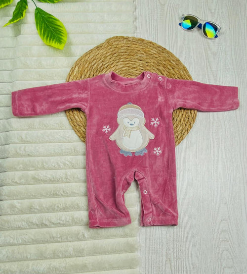 سالوبيت شتوي قطيفه اولادي وبناتي خامه مريحه وعملي رسمة البطريق🩷❤️