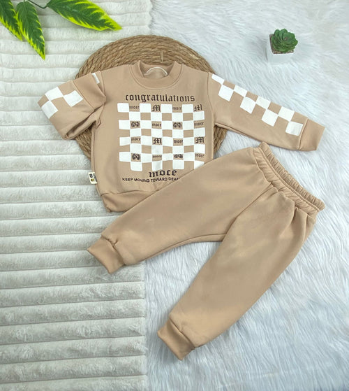 طقم اولادي وبناتي شتوي خامه ميلتون مكون من قطعتين رسمة شطرنج🤍🤍