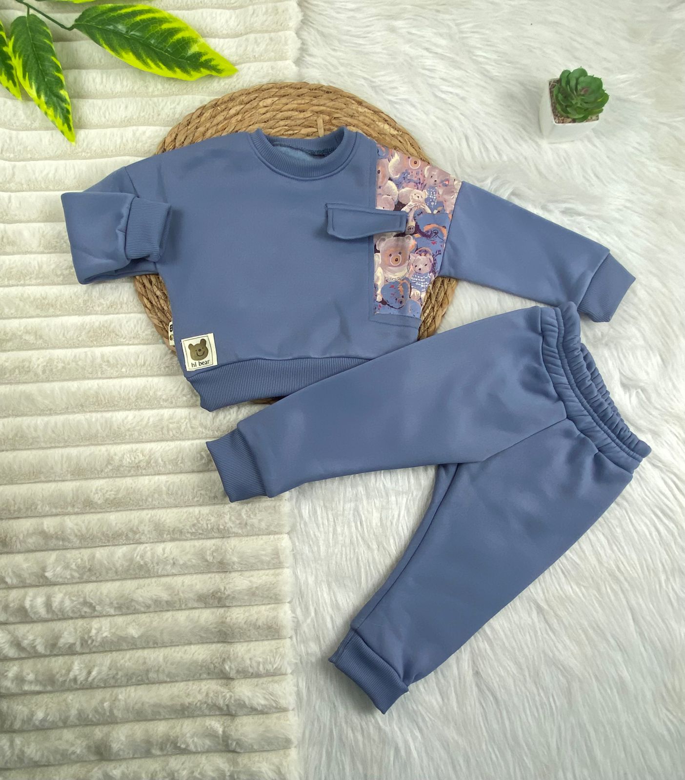 طقم اولادي وبناتي شتوي خامه ميلتون مكون من قطعتين رسمة دببه🤍😍😍