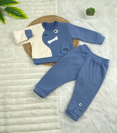 طقم اولادي وبناتي شتوي خامه ميلتون مكون من قطعتين رسمة وحش صغير🤍🤍